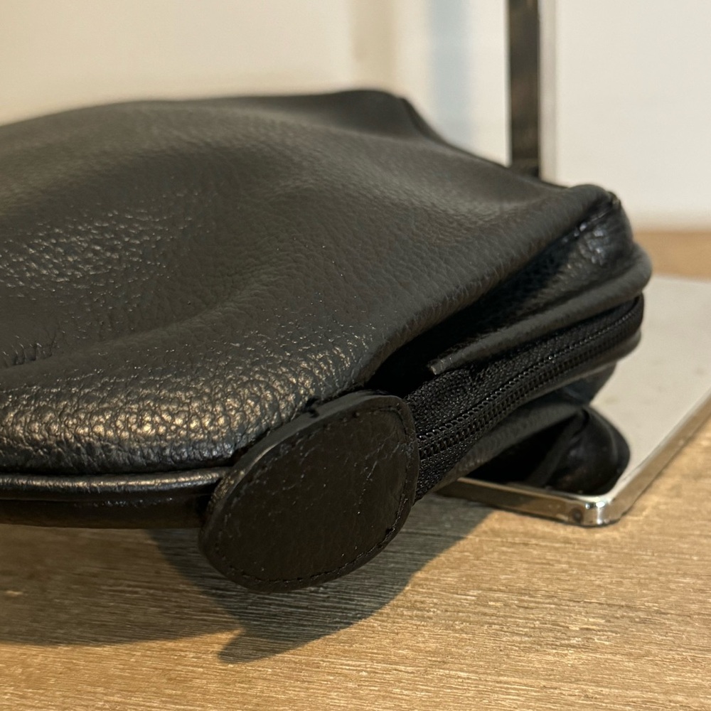 Gucci Pouch - Picture 6 of 9